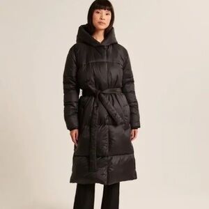 NWOT Abercrombie & Fitch AirCloud Puffer Down Jacket in BLACK